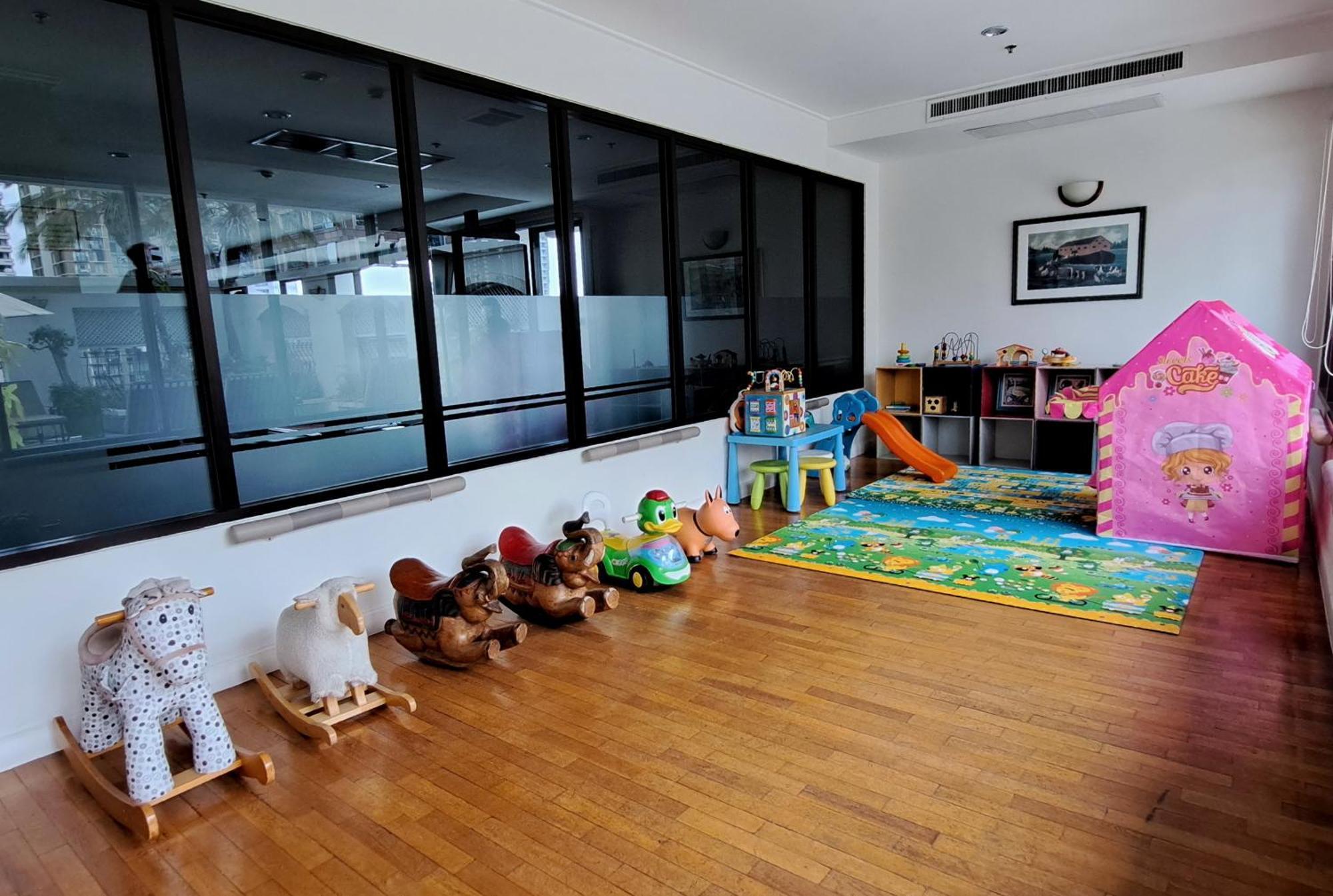 Cape House Langsuan Hotel Bangkok Extérieur photo A Montessori classroom