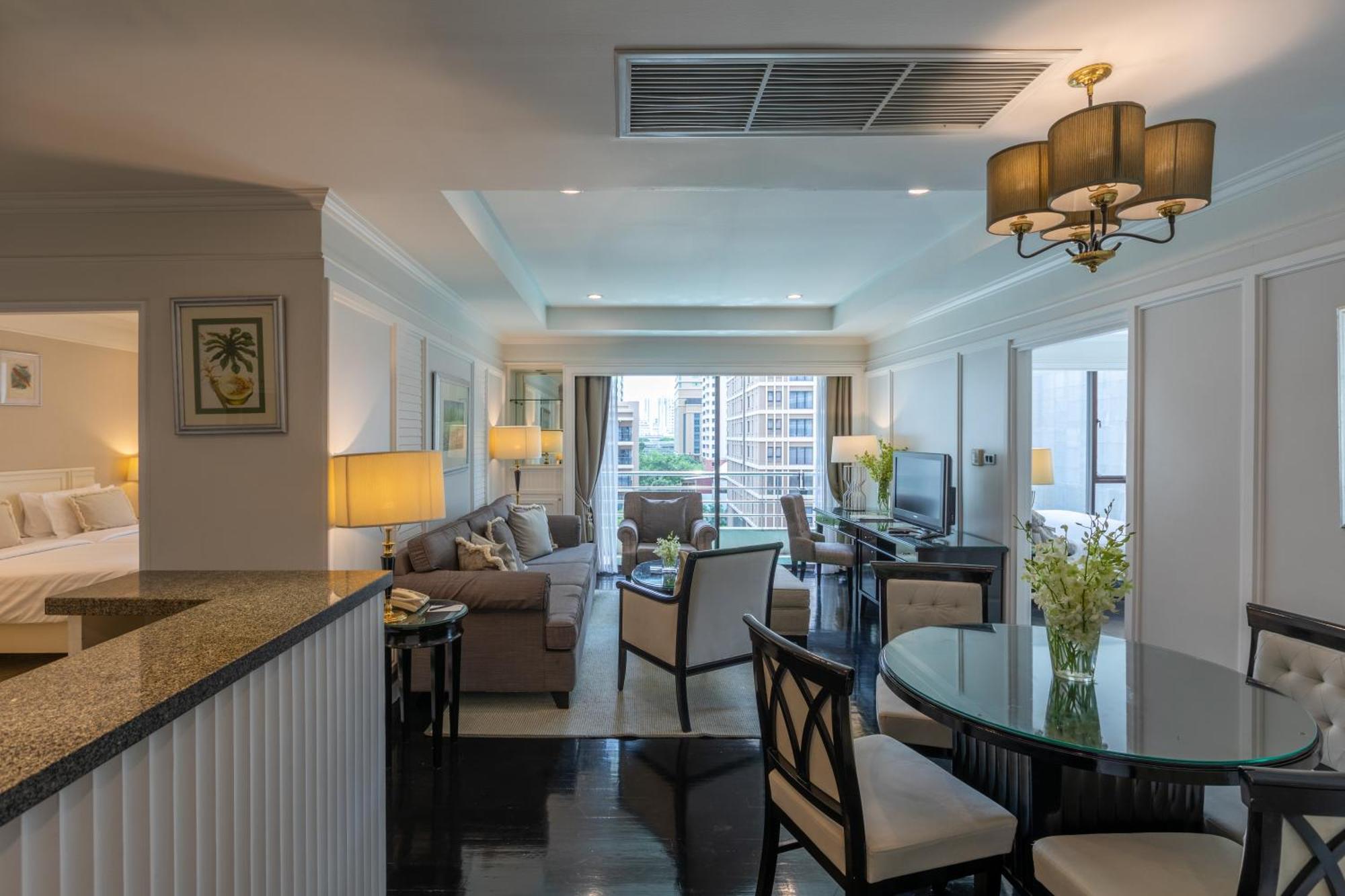 Cape House Langsuan Hotel Bangkok Extérieur photo A suite at the hotel